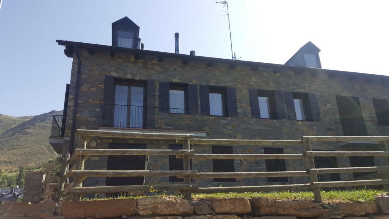 Apartamento L Auet Pla de l'Ermita Ngoại thất bức ảnh